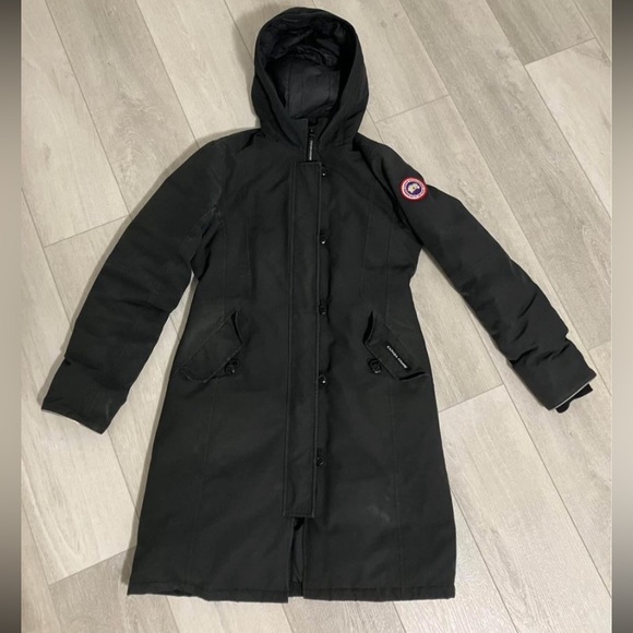 Canada Goose Youth Brittania Parka. Youth XL (18) . Fits like an XS woman - Picture 4 of 15